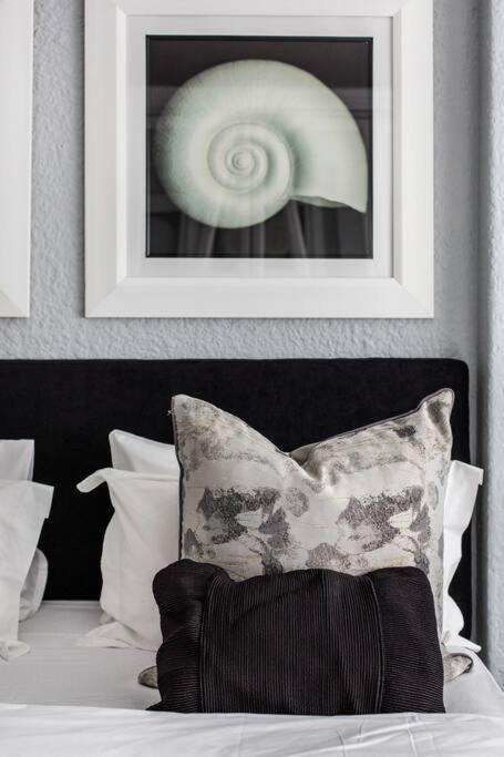 Apartment Beachcomber Sunset Sleeper Cape Town
