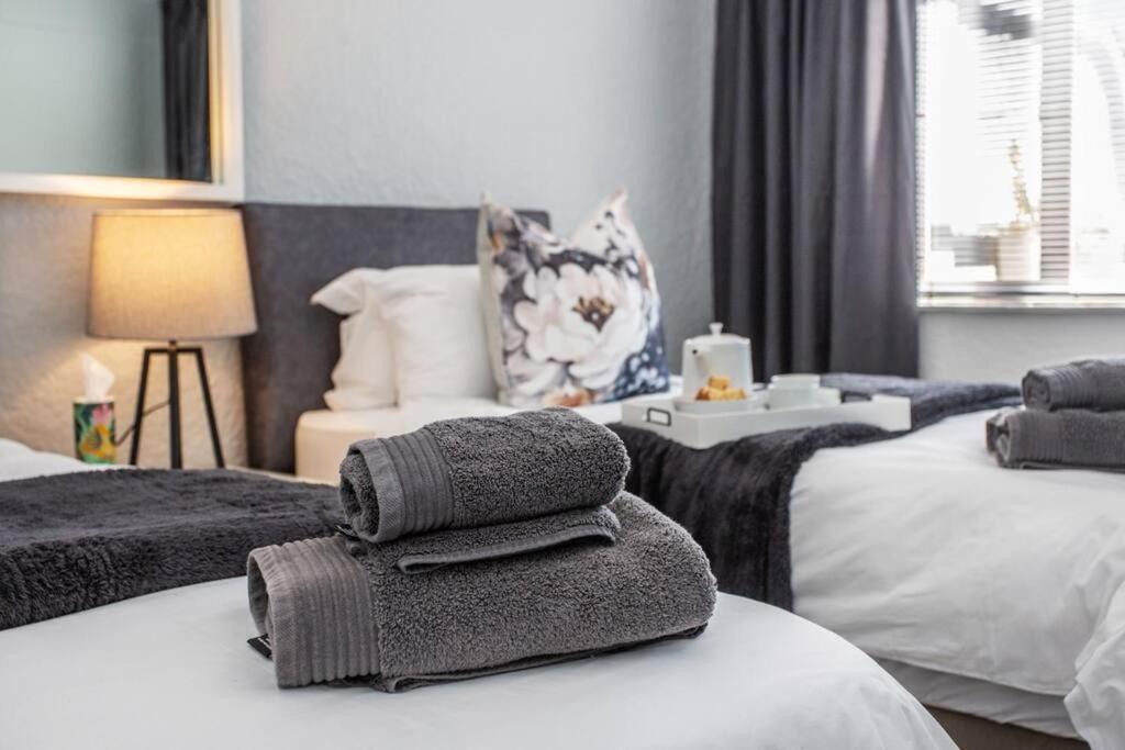 Apartment Beachcomber Sunset Sleeper Cape Town